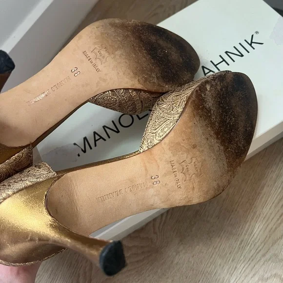 Manolo Blahnik gold buckle heels - Picture 5 of 10